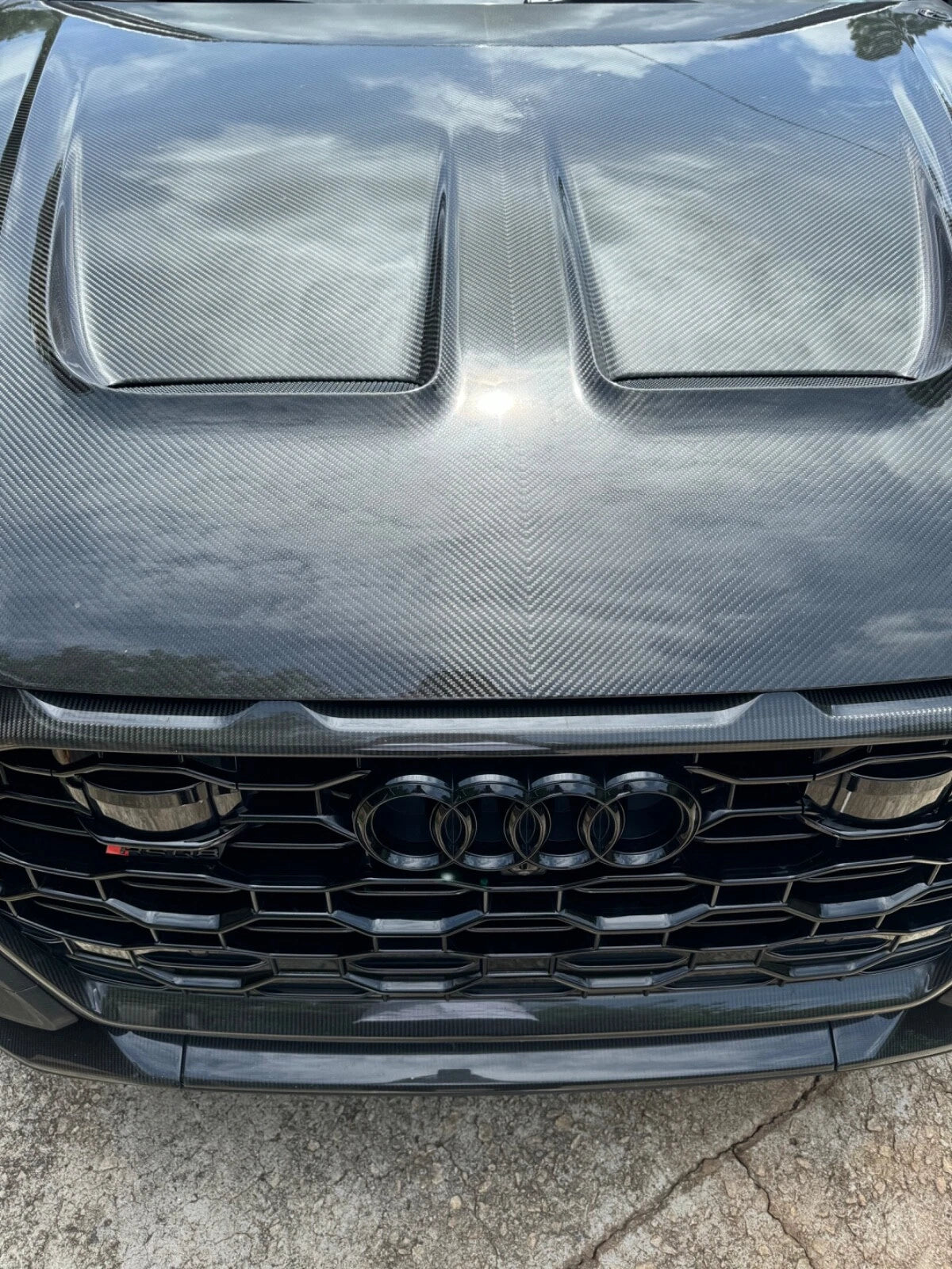 Audi Q8 / SQ8 / RSQ8 - Carbon Fiber Vented Hood