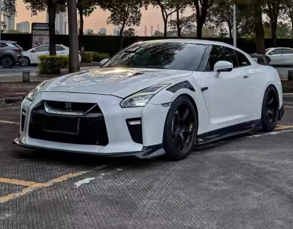 Nissan GT-R R35 (2017+) – VA Style Carbon Fiber Front Lip