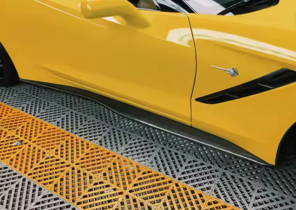 Corvette C7 Z06 - Carbon Fiber Side Skirts